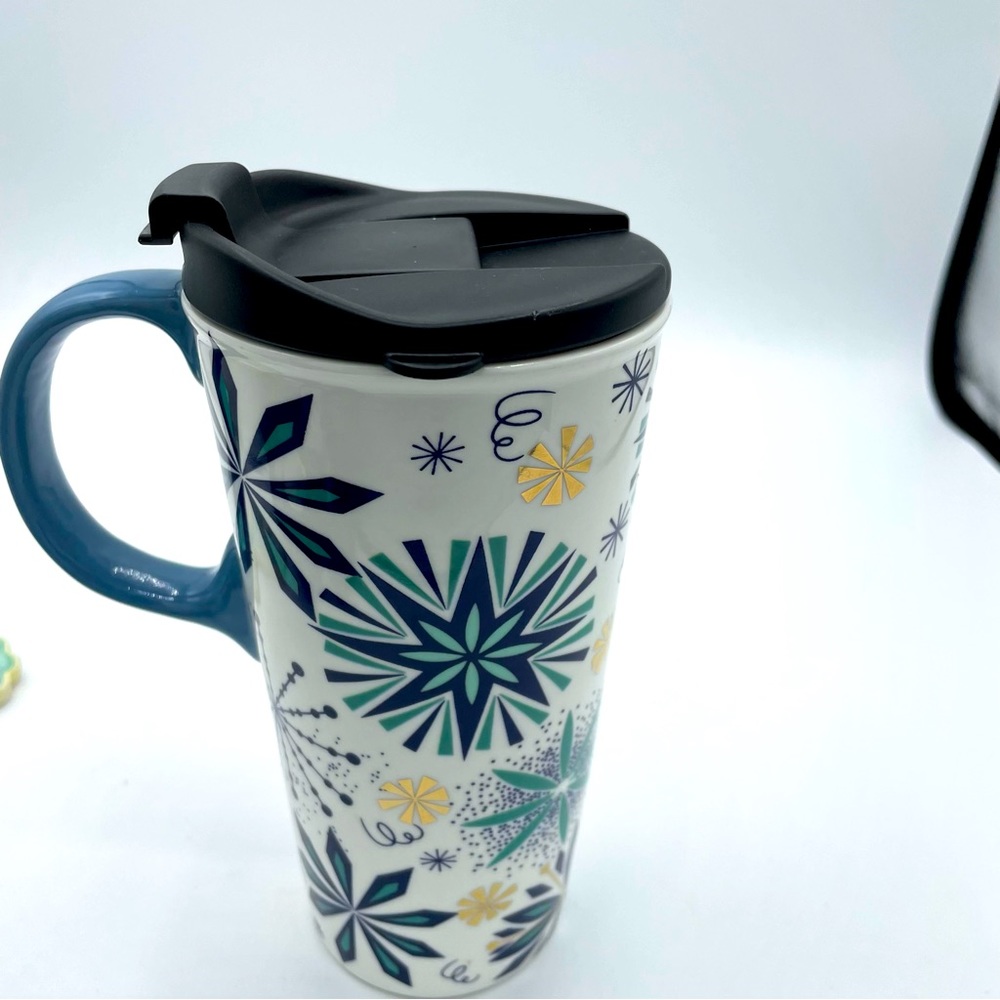 Cypress Christmas to go mug with lid